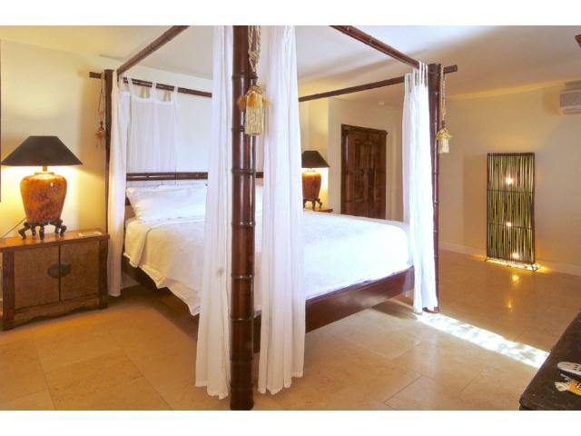155 Paoakalani Avenue  Unit PH2