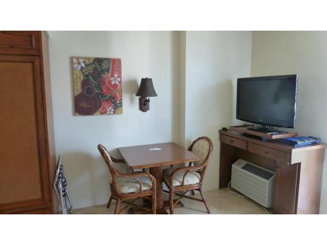 2045 Kalakaua Avenue  Unit 818