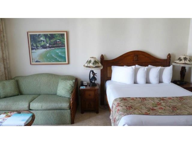2045 Kalakaua Avenue  Unit 818