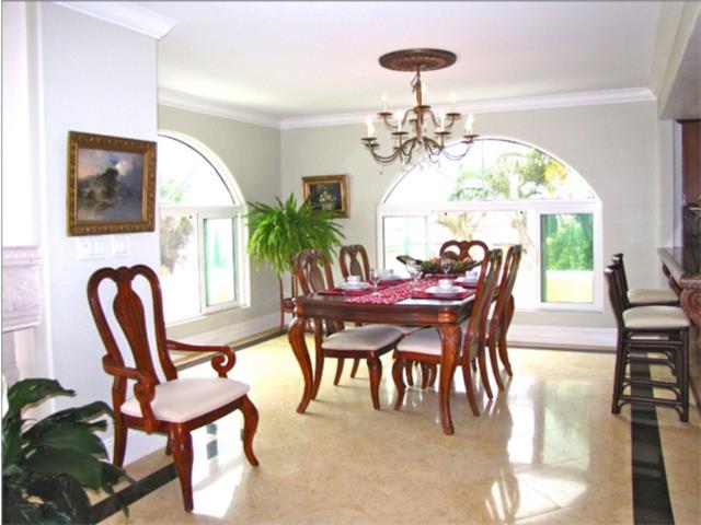 96 Moaniala Place