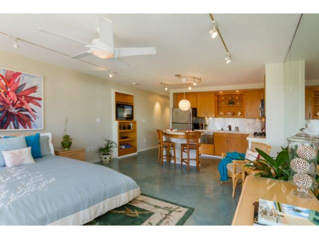 2895 Kalakaua Avenue  Unit 206