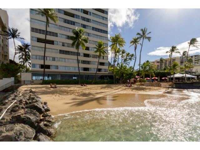 2895 Kalakaua Avenue  Unit 206