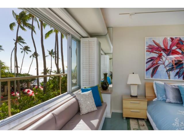2895 Kalakaua Avenue  Unit 206