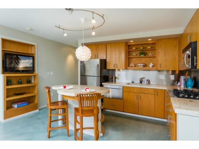 2895 Kalakaua Avenue  Unit 206