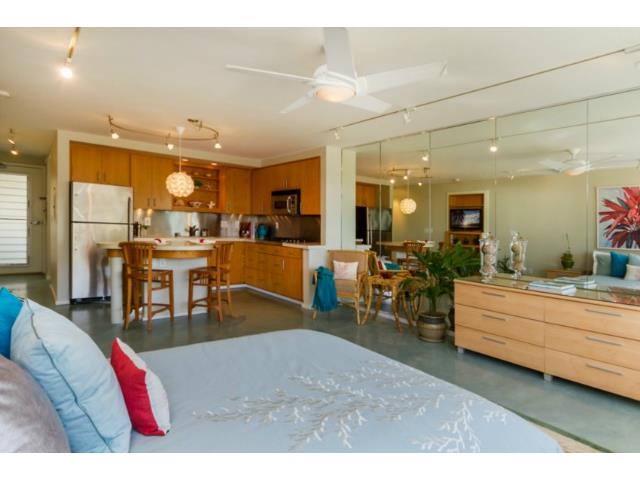 2895 Kalakaua Avenue  Unit 206
