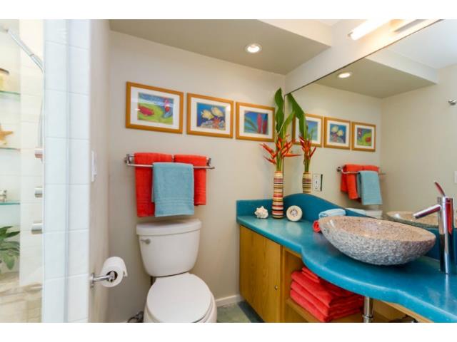 2895 Kalakaua Avenue  Unit 206