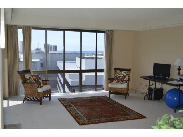 700 Richards Street  Unit 1206