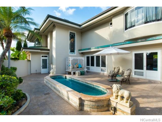 4504 Kahala Avenue