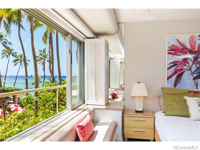 2895 Kalakaua Avenue  Unit 206