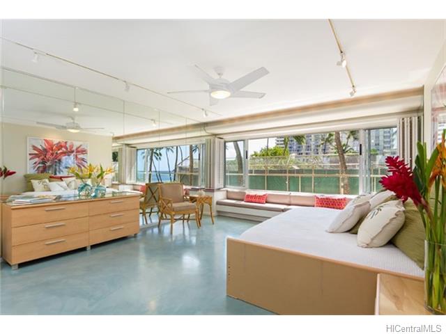 2895 Kalakaua Avenue  Unit 206