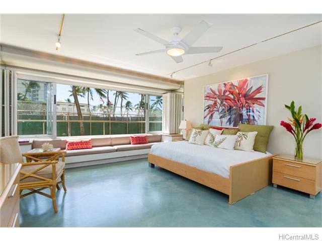 2895 Kalakaua Avenue  Unit 206