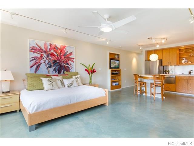 2895 Kalakaua Avenue  Unit 206