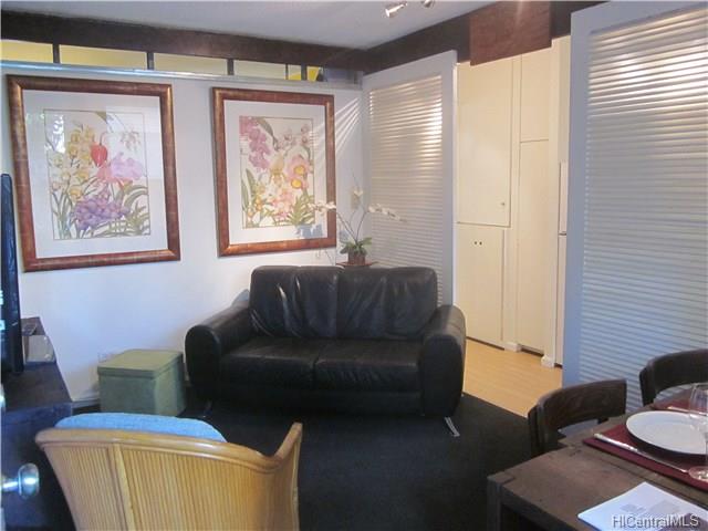 236 Liliuokalani Avenue  Unit 102