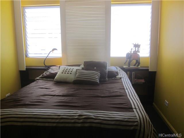 236 Liliuokalani Avenue  Unit 102