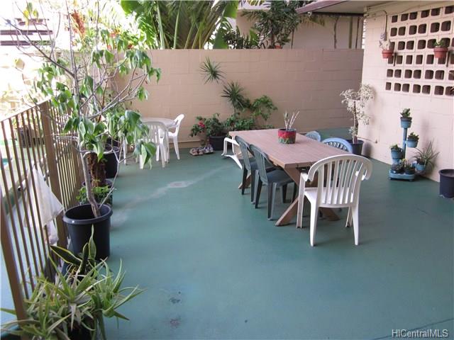 236 Liliuokalani Avenue  Unit 102