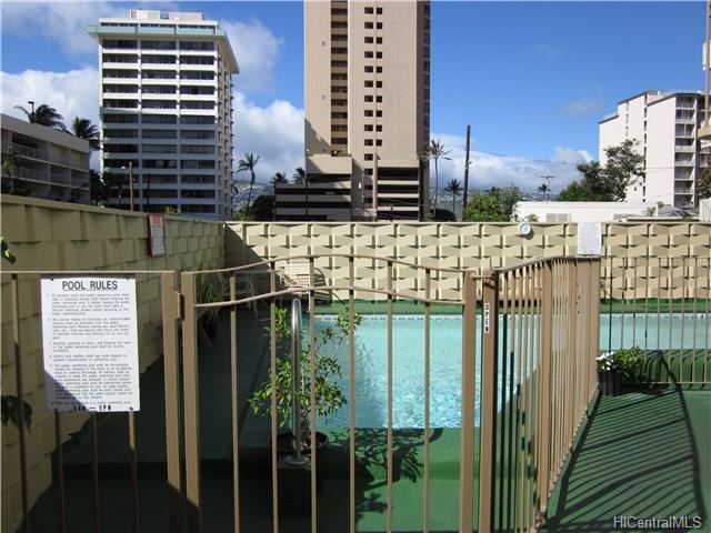 236 Liliuokalani Avenue  Unit 102