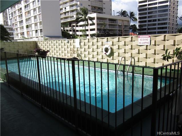236 Liliuokalani Avenue  Unit 102