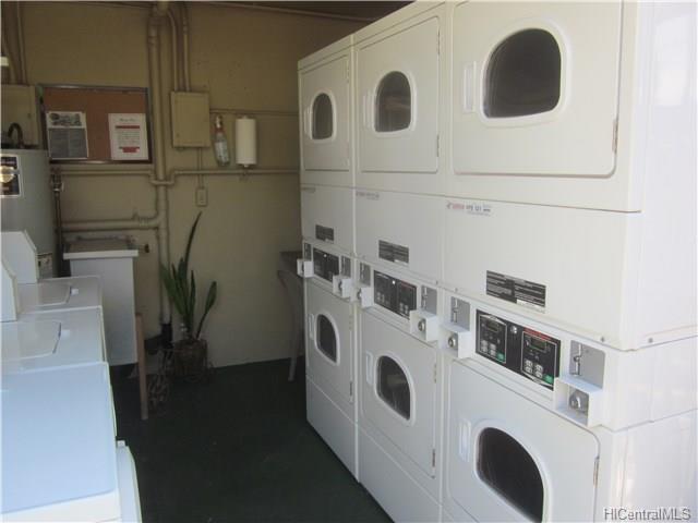 236 Liliuokalani Avenue  Unit 102