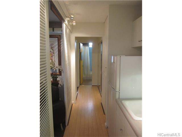 236 Liliuokalani Avenue  Unit 102