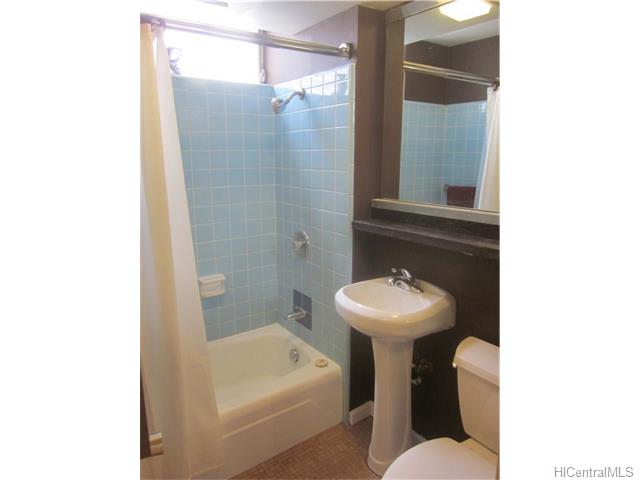 236 Liliuokalani Avenue  Unit 102