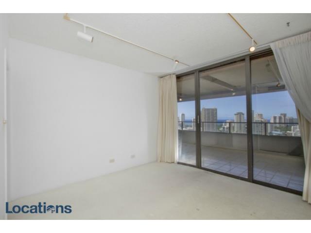 583 Kamoku Street  Unit 2807