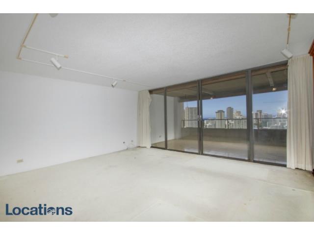 583 Kamoku Street  Unit 2807