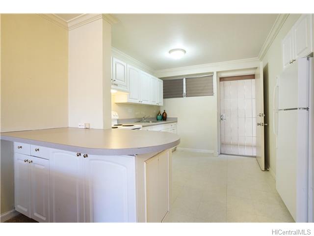 1423 Emerson Street  Unit 111