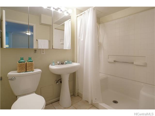 1423 Emerson Street  Unit 111