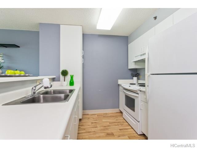 3009 Ala Makahala Place  Unit 213