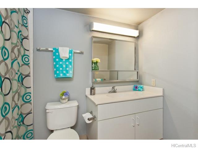 3009 Ala Makahala Place  Unit 213