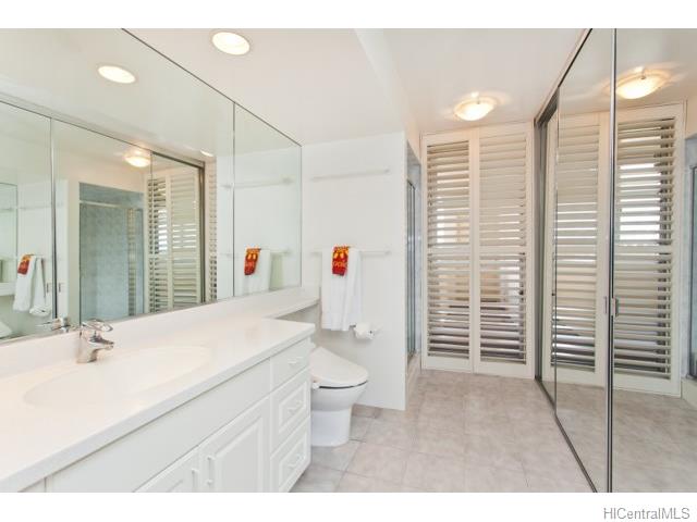 2895 Kalakaua Avenue  Unit 1202