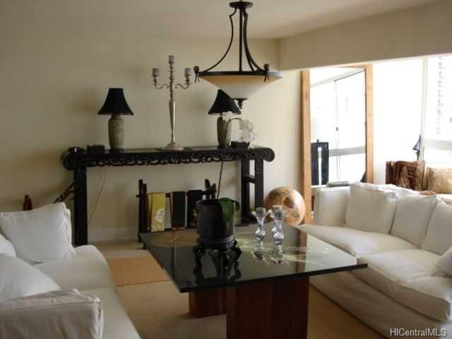 155 Paoakalani Avenue  Unit PH2