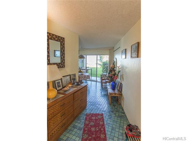 87-561 Farrington Highway  Unit 102