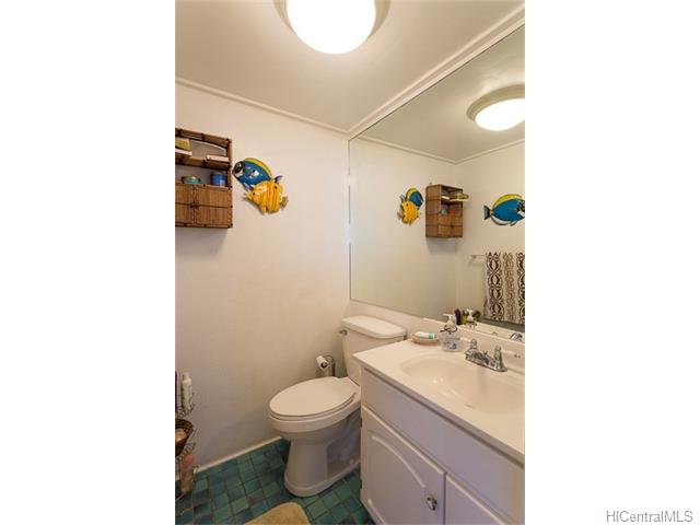 87-561 Farrington Highway  Unit 102