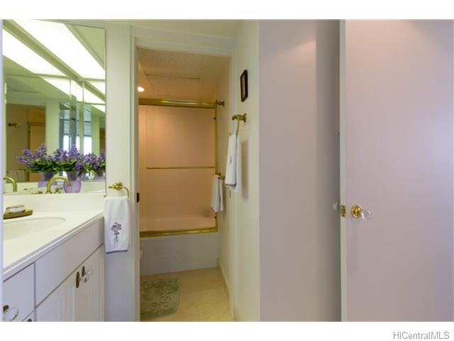 1860 Ala Moana Boulevard  Unit 1600