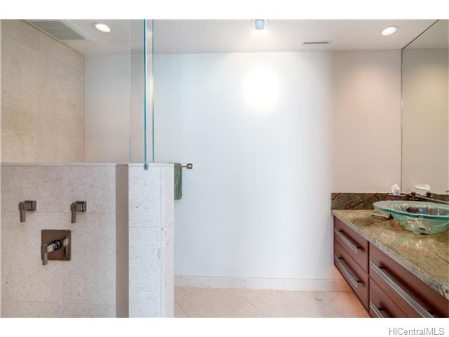 2979 Kalakaua Avenue  Unit 601