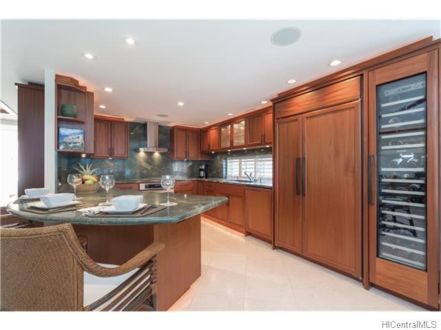 2979 Kalakaua Avenue  Unit 601