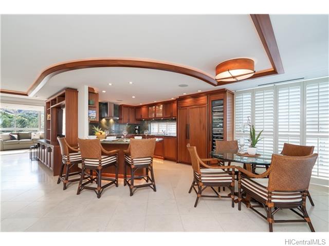 2979 Kalakaua Avenue  Unit 601