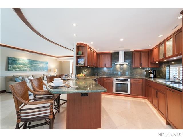2979 Kalakaua Avenue  Unit 601