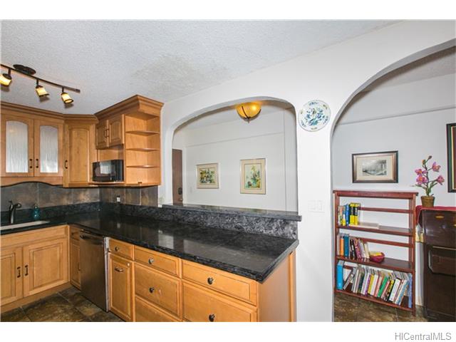 303 Liliuokalani Avenue  Unit 1104