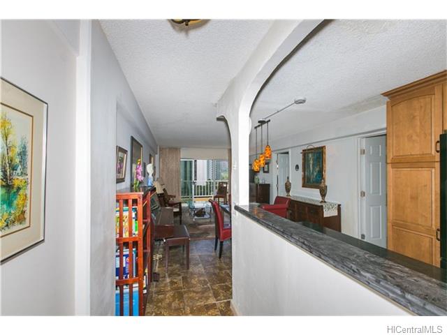 303 Liliuokalani Avenue  Unit 1104