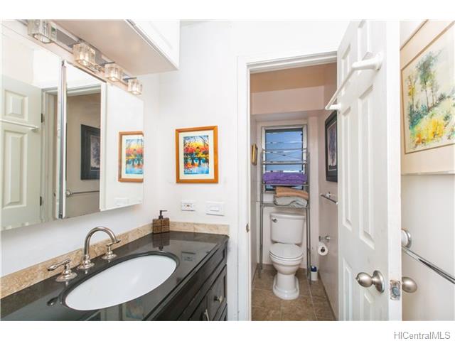 303 Liliuokalani Avenue  Unit 1104