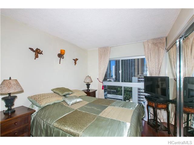 303 Liliuokalani Avenue  Unit 1104