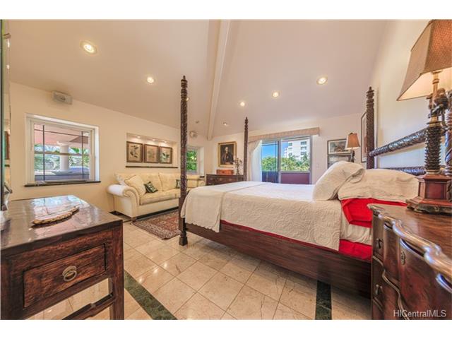 3063 Diamond Head Road