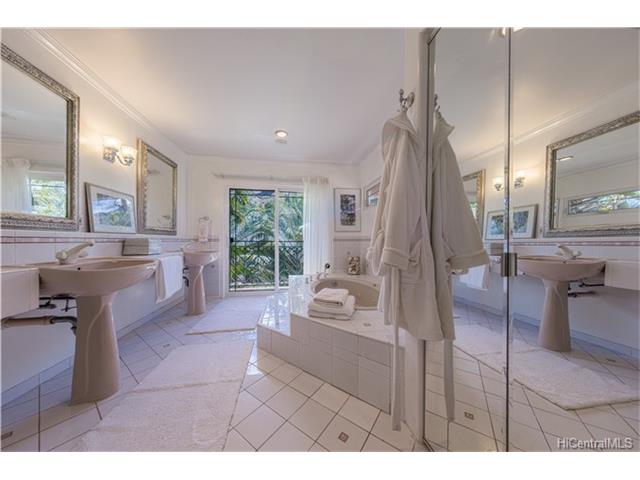 3063 Diamond Head Road