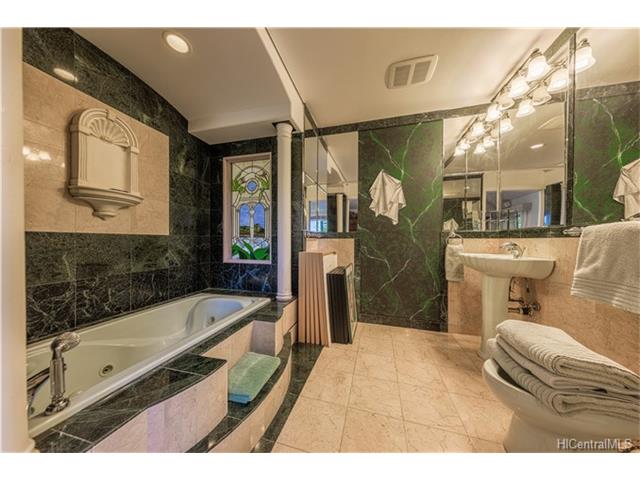 3063 Diamond Head Road