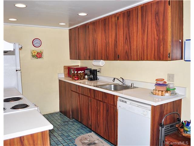 87-561 Farrington Highway  Unit 102