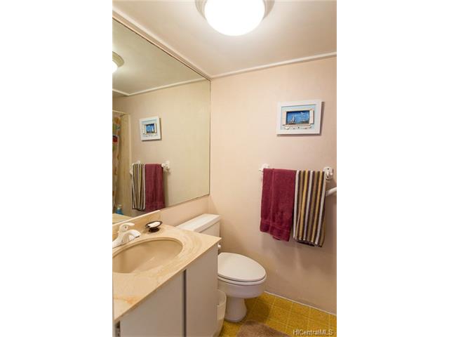 87-561 Farrington Highway  Unit 102