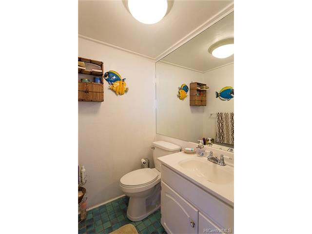 87-561 Farrington Highway  Unit 102