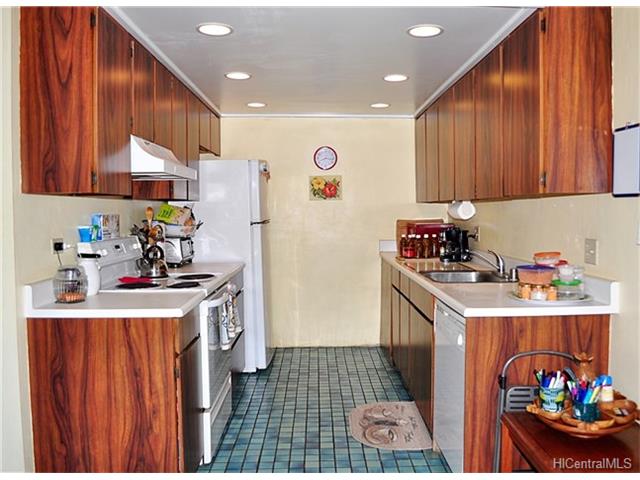87-561 Farrington Highway  Unit 102